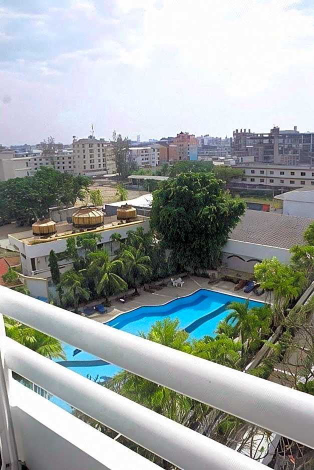 Royal Twins Palace Hotel