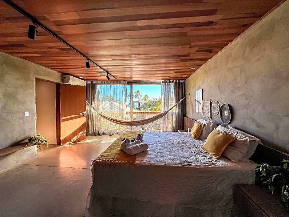 Casa com piscina aquecida, cozinheira, 30m do mar