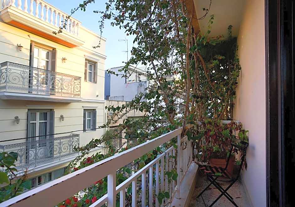 Live in Athens, PSYRRI Meet Me Here Apartments