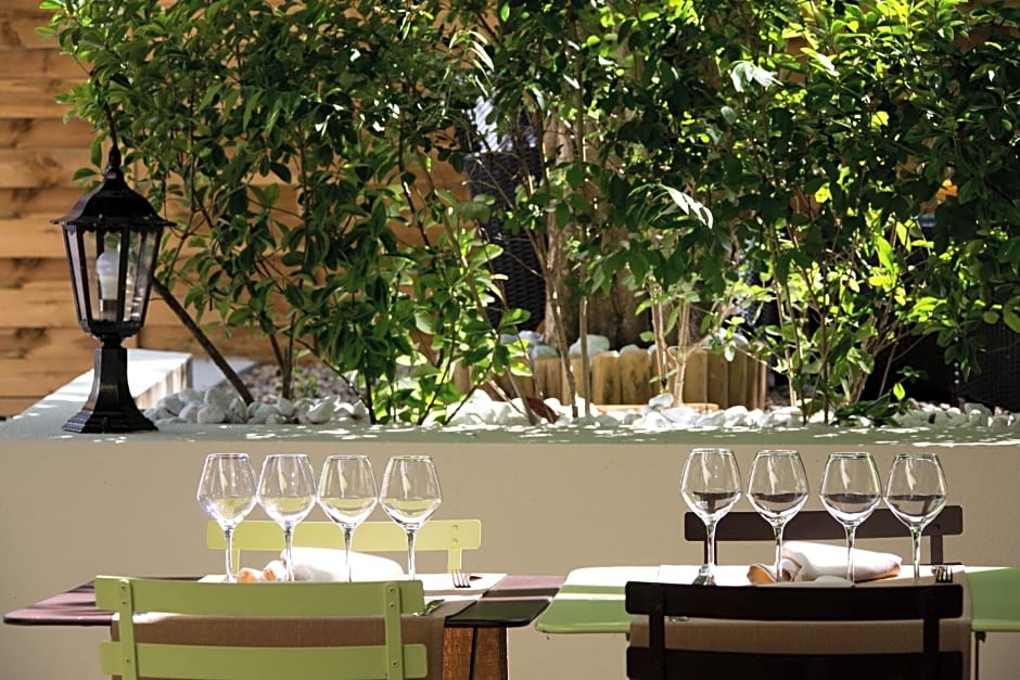 Logis Hotel De Paris