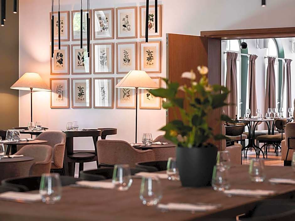 Mercure Maintenon