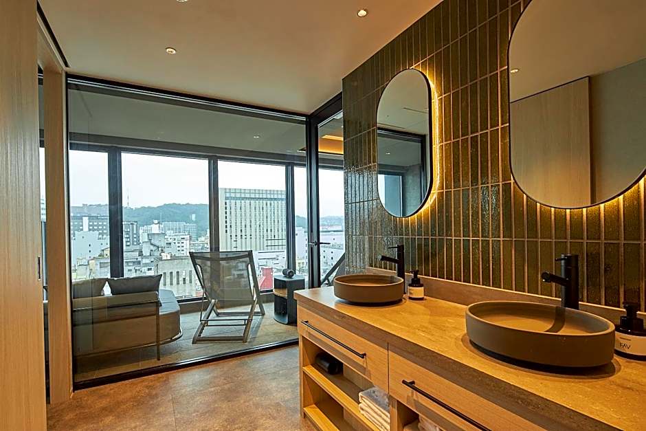 FAV LUX Kagoshima Tenmonkan