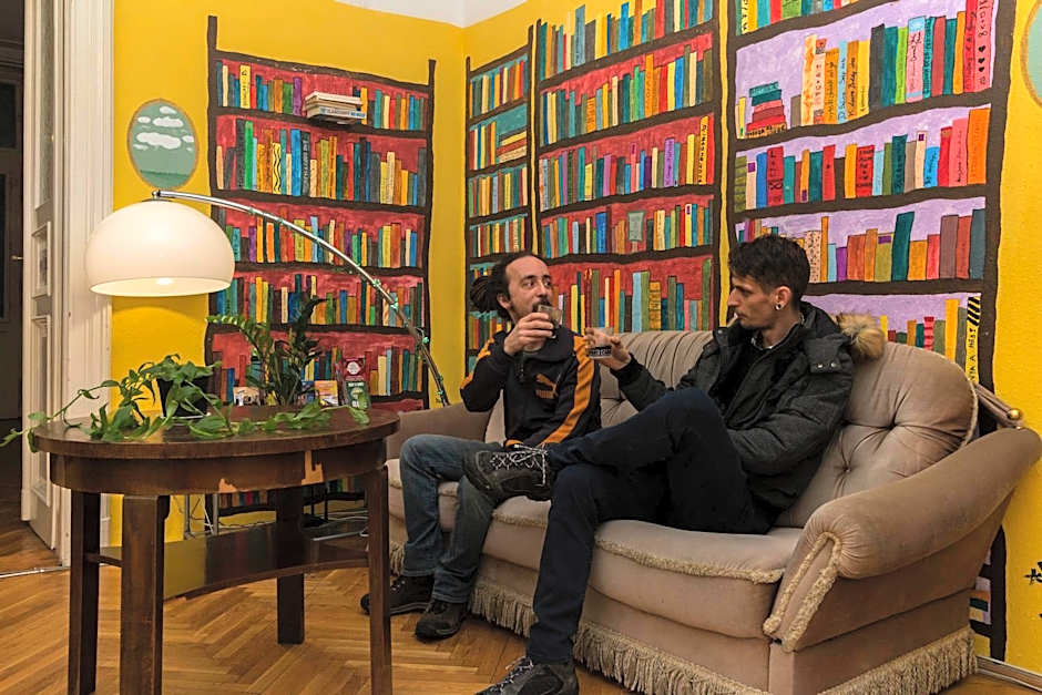 Baroque Hostel & Coworking