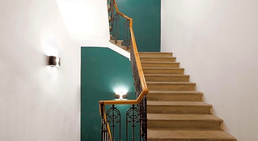 M7 Contemporary Apartments - My Extra Home
