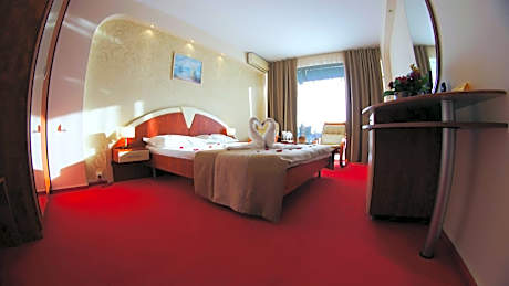 Double or Twin Room with Sea View
