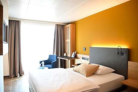 Classic Single Room with Balcony