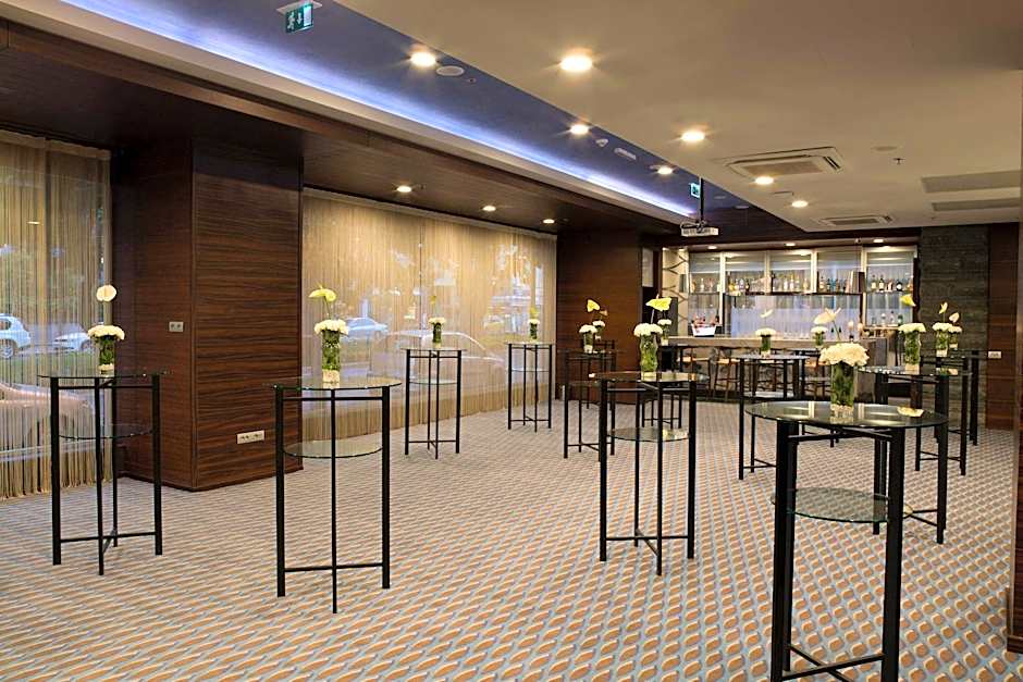 Renaissance Izmir Hotel