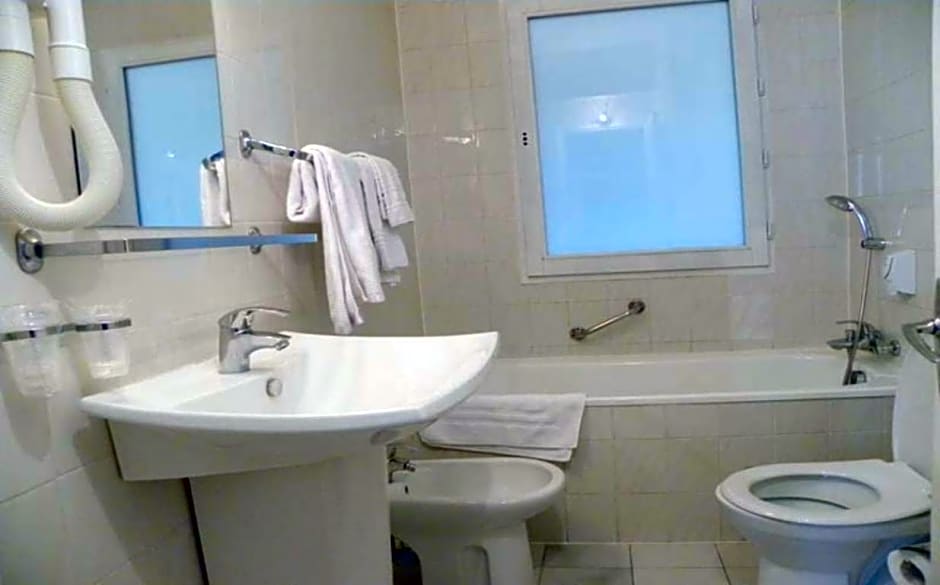 Hotel Camelia International