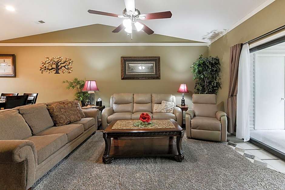 Luxury Condos at Thousand Hills - Heart of Branson - Beautifully remodeled - Spacious and Affordable
