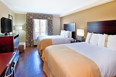 Standard Queen Room with Two Queen Beds