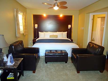 King Suite with Lake View and Balcony