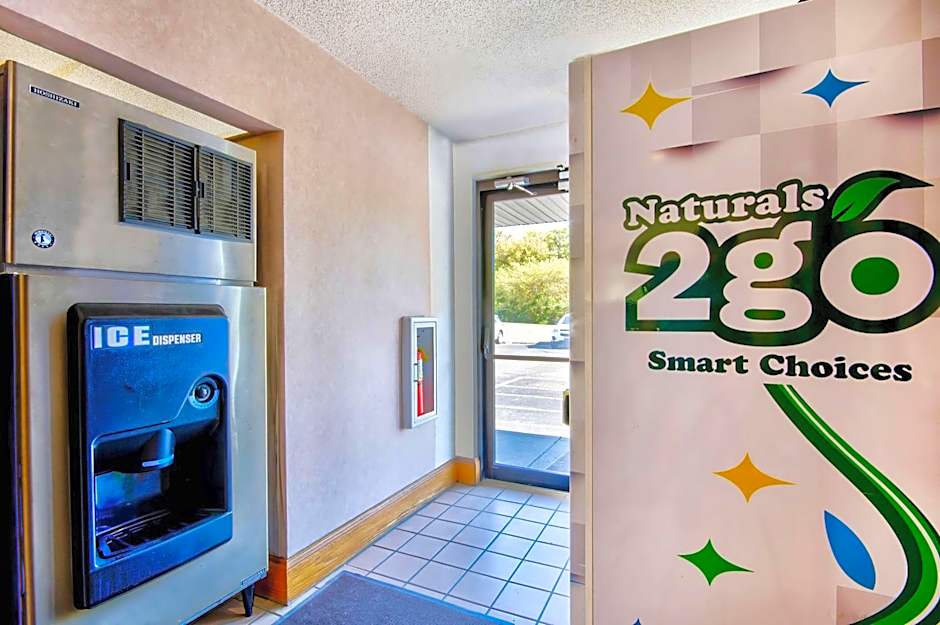 Motel 6 Jeffersonville, IN