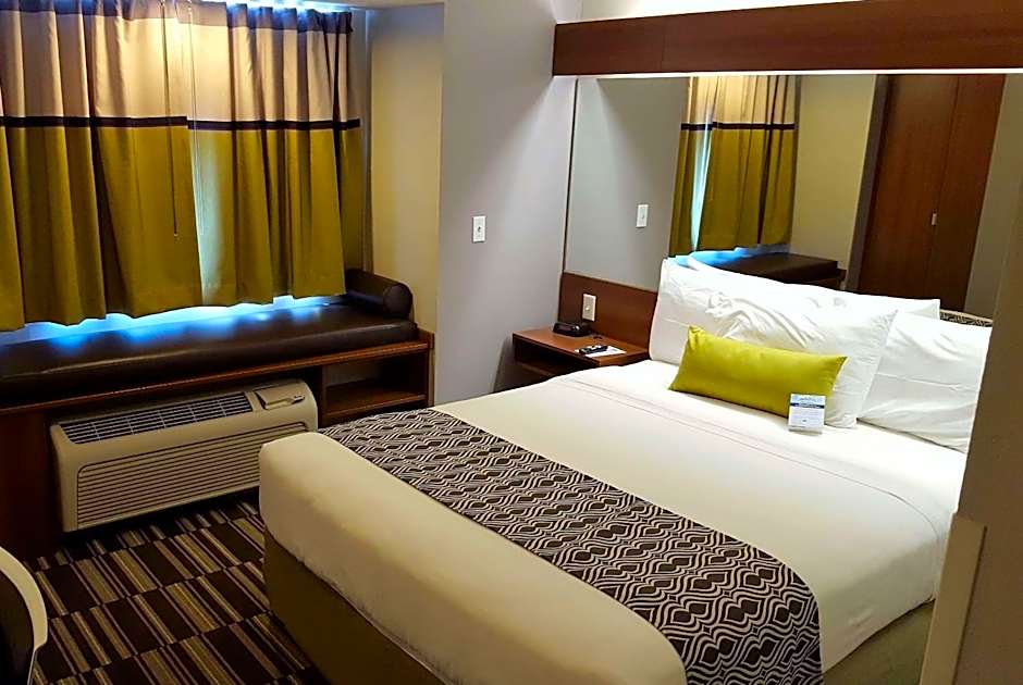 Microtel Inn & Suites By Wyndham Bellevue