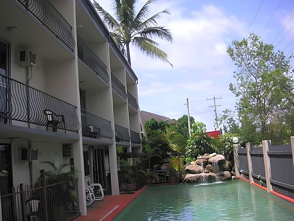 Cairns Holiday Lodge