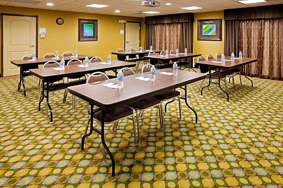 Holiday Inn Express and Suites Limerick-Pottstown By IHG