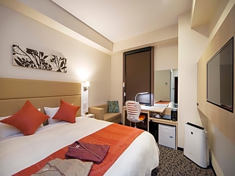 Queen Double Smoking