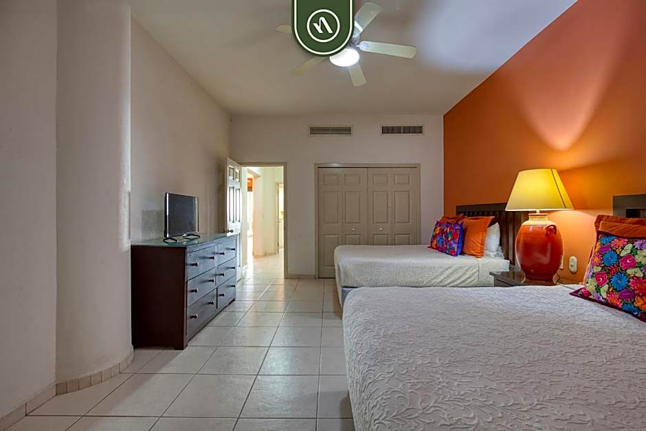 Mexican Styled 2 BR Condo - Beachfront - Pool