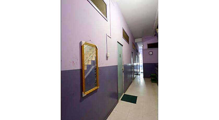 SPOT ON 93276 Fendi 2 Homestay SyariahNearPelabuhan Feri Batam Centre
