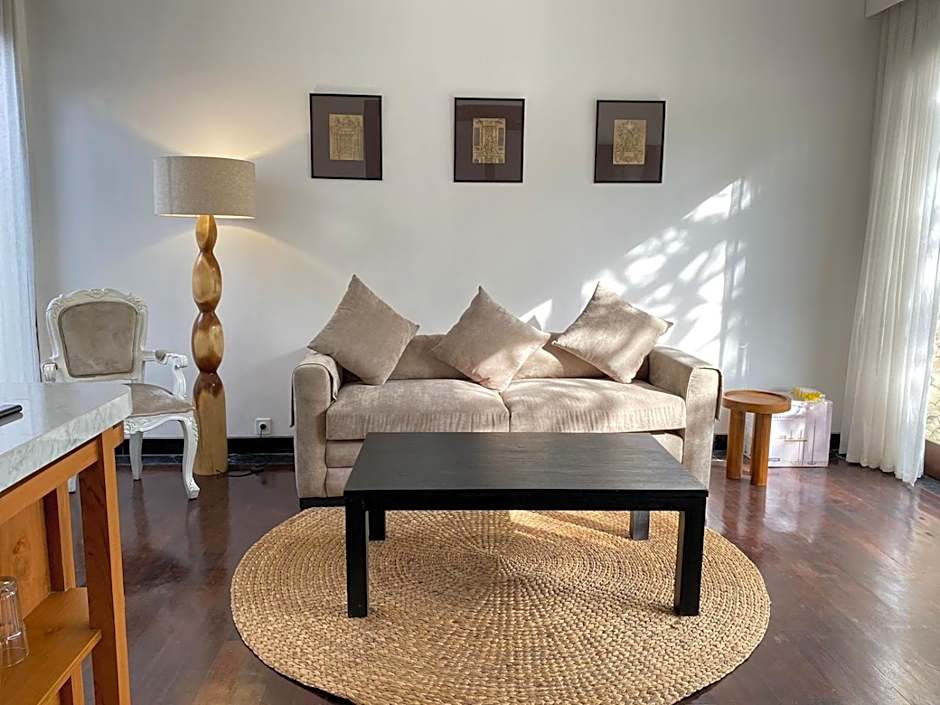 Melo Suites Hotel