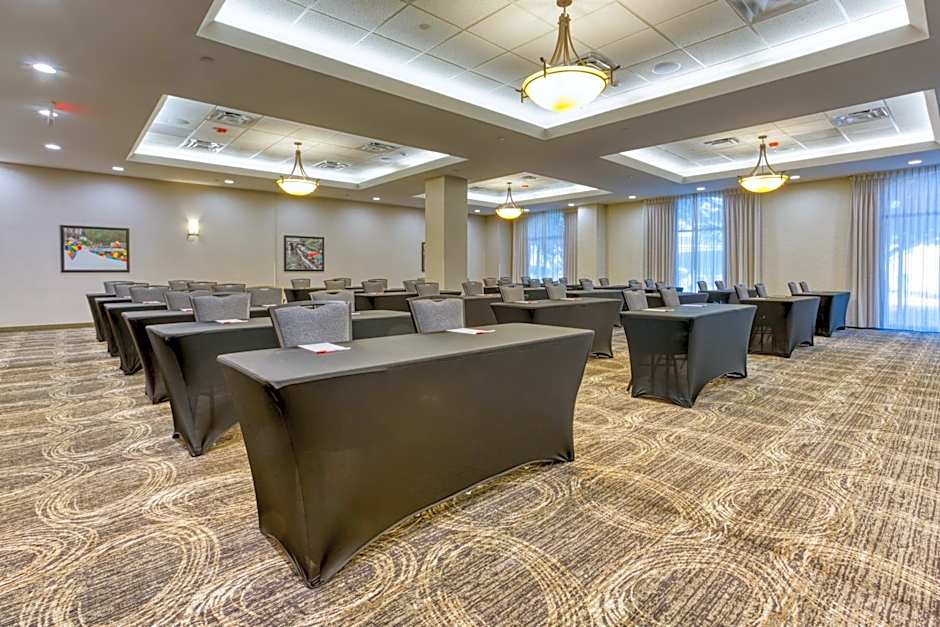 Drury Inn & Suites Near La Cantera