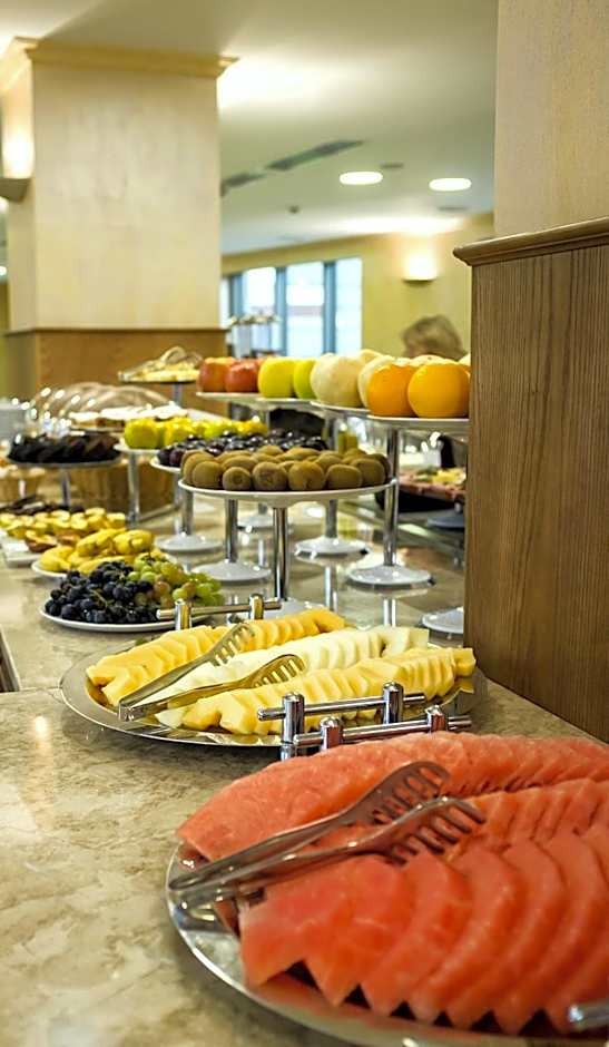 Colosseum Marina Hotel