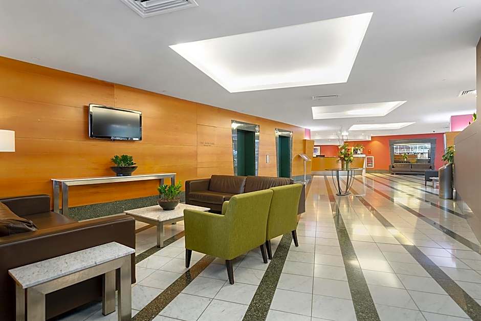 Clarion Suites Gateway