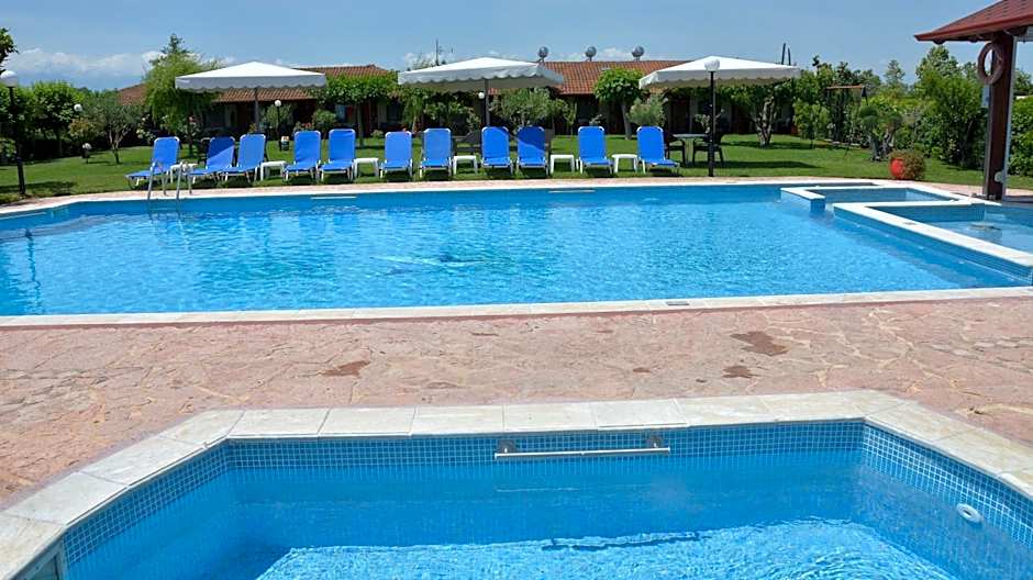 Denis Hotel and Bungalows