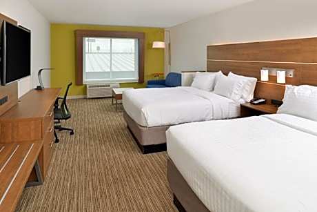 Queen Suite with Two Queen Beds