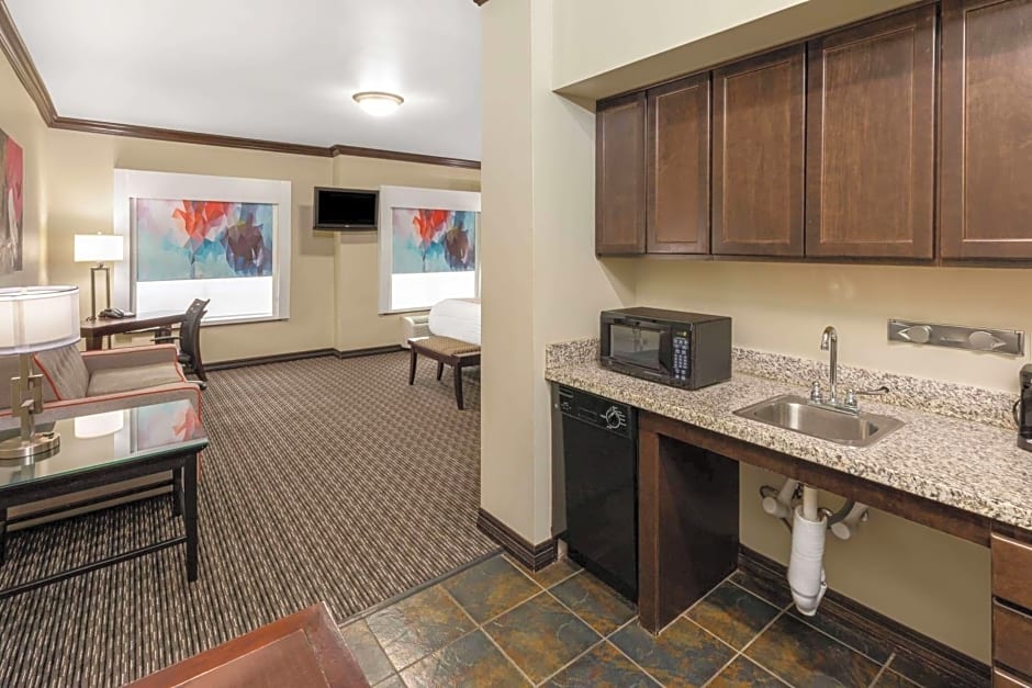 Hawthorn Suites By Wyndham Lubbock