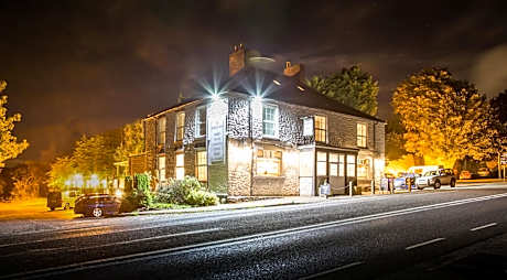 Darlington Arms by the airport - Free parking -Bar & Food