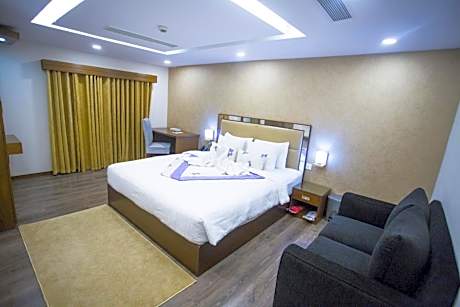 Premium Quadruple Room