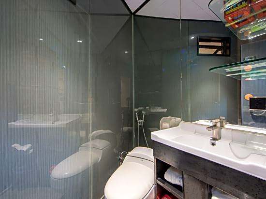 Yifeng Hotel