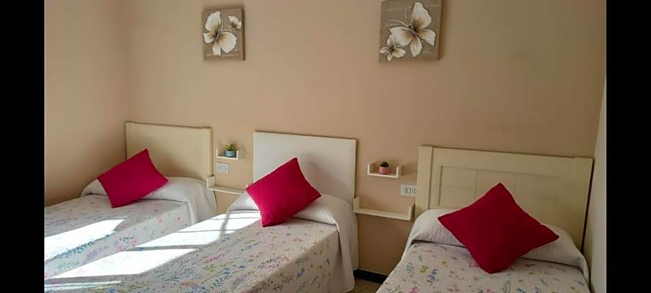 Foto 1 de 4 de Bed in 4-Bed Dormitory Room