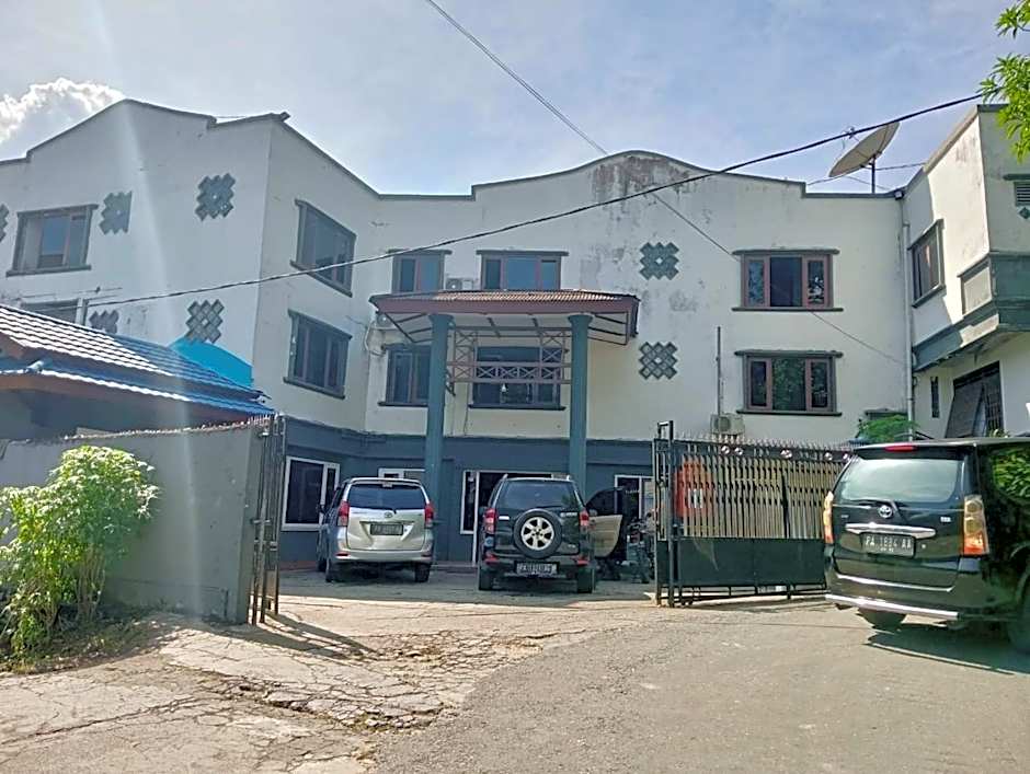 RedDoorz at Hotel Ermashta Jayapura