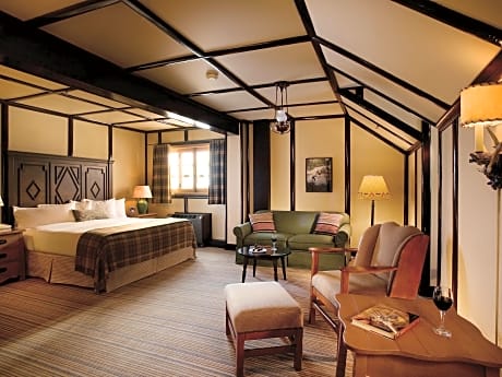 Deluxe King Room with River View