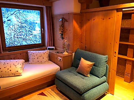 Single Room with Private External Bathroom