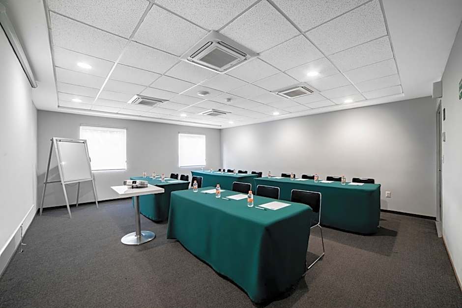 City Express Junior by Marriott Ciudad Del Carmen Aeropuerto