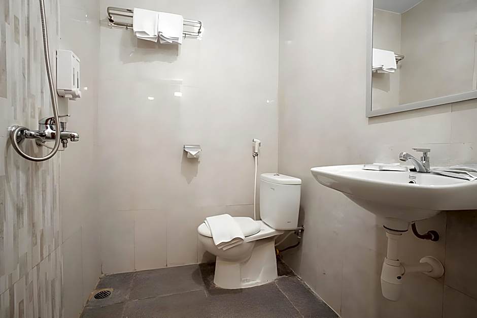 RedDoorz Premium @ Jalan Cengkeh Malang