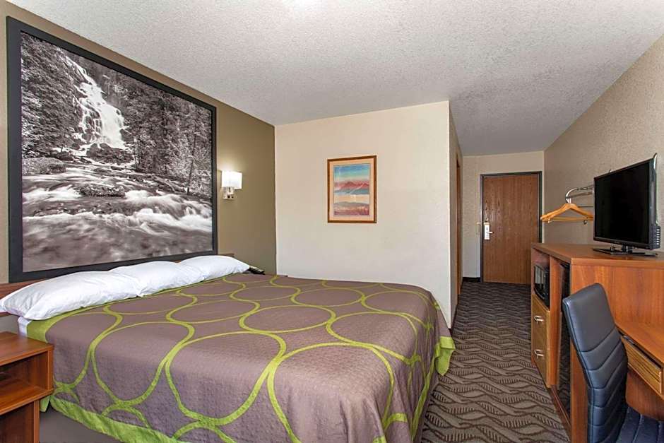 Super 8 by Wyndham Dubois
