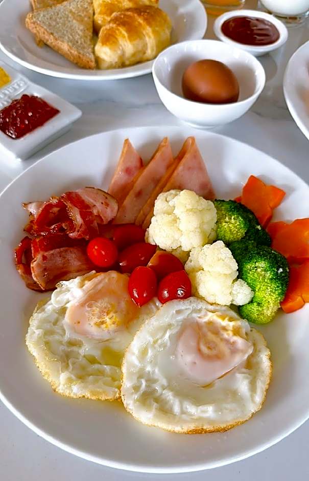 Miloft Sathorn Hotel