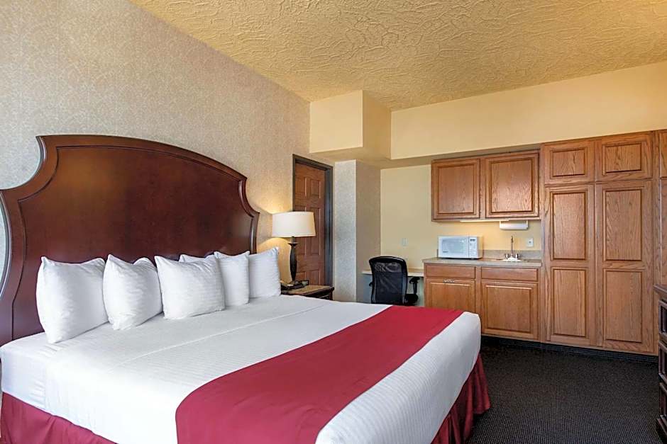 Shoreline Inn & Conference Center, Ascend Hotel Collection