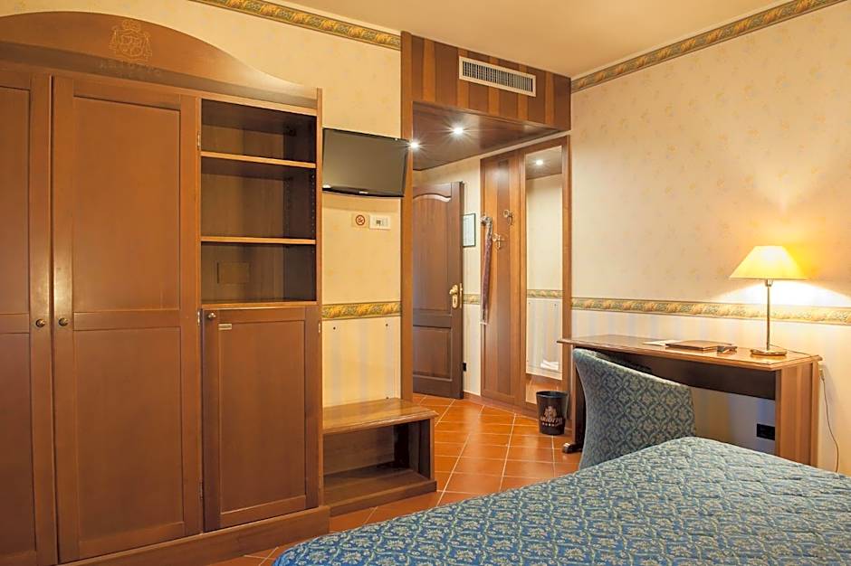 Ariotto Village Hotel