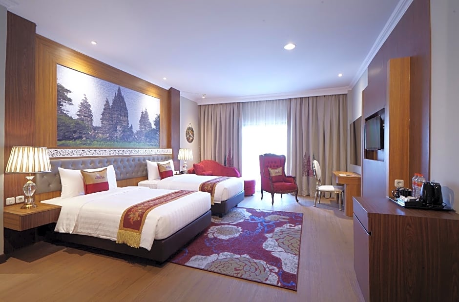 Ramada Suites By Wyndham Solo