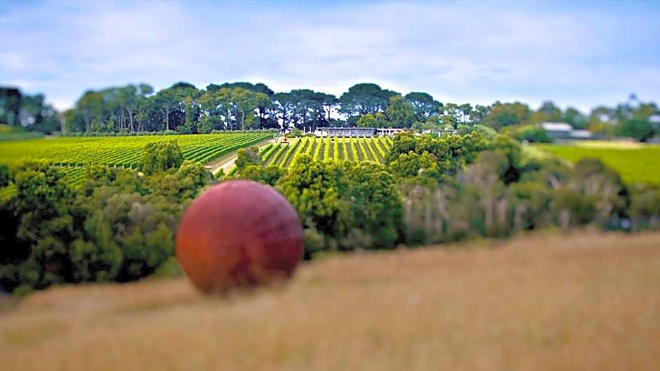 Nautique Beach House - Rustic and Charming, Walk 2 Beach & Shops