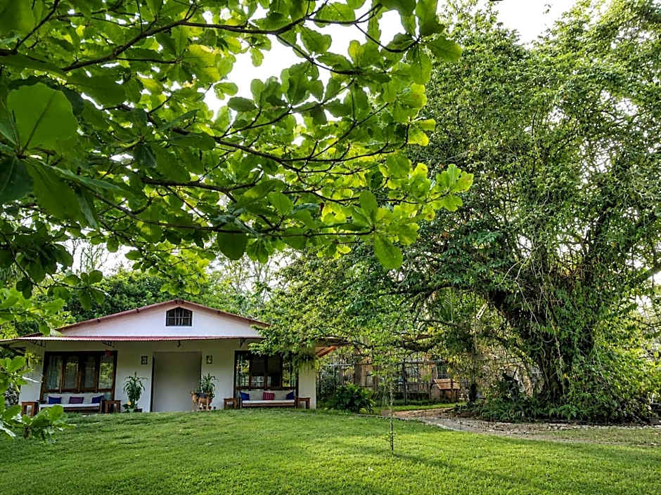 Los Susurros. Casa