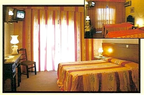 Double Room with Extra Bed (3 Adults)