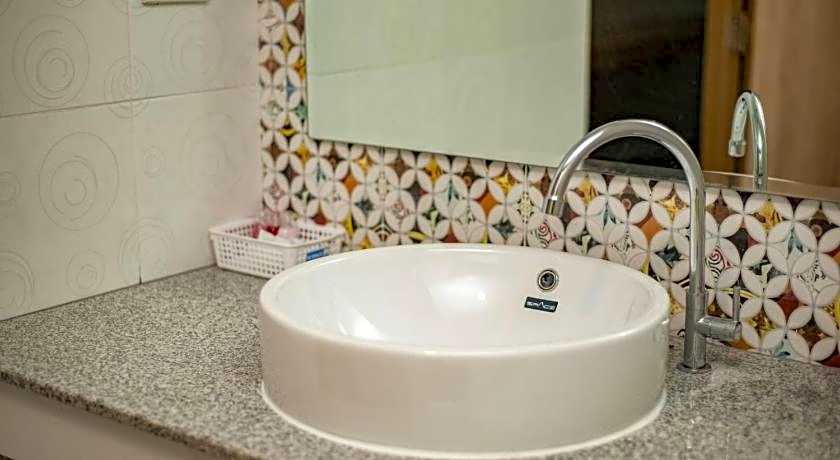 The charlotte smart hotel lopburi