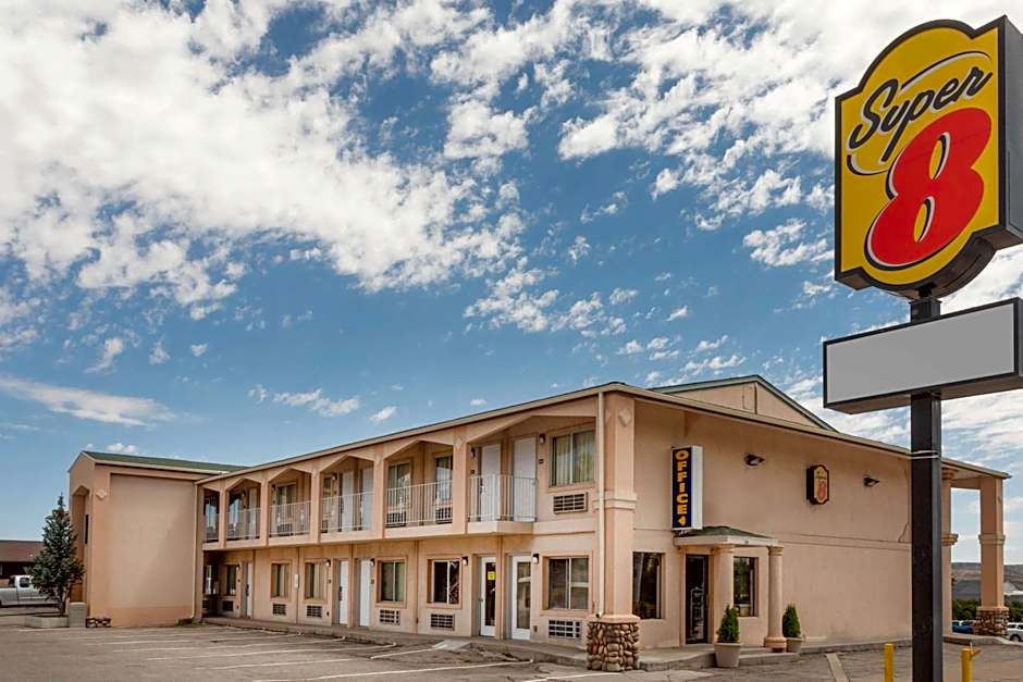 Super 8 by Wyndham Evanston