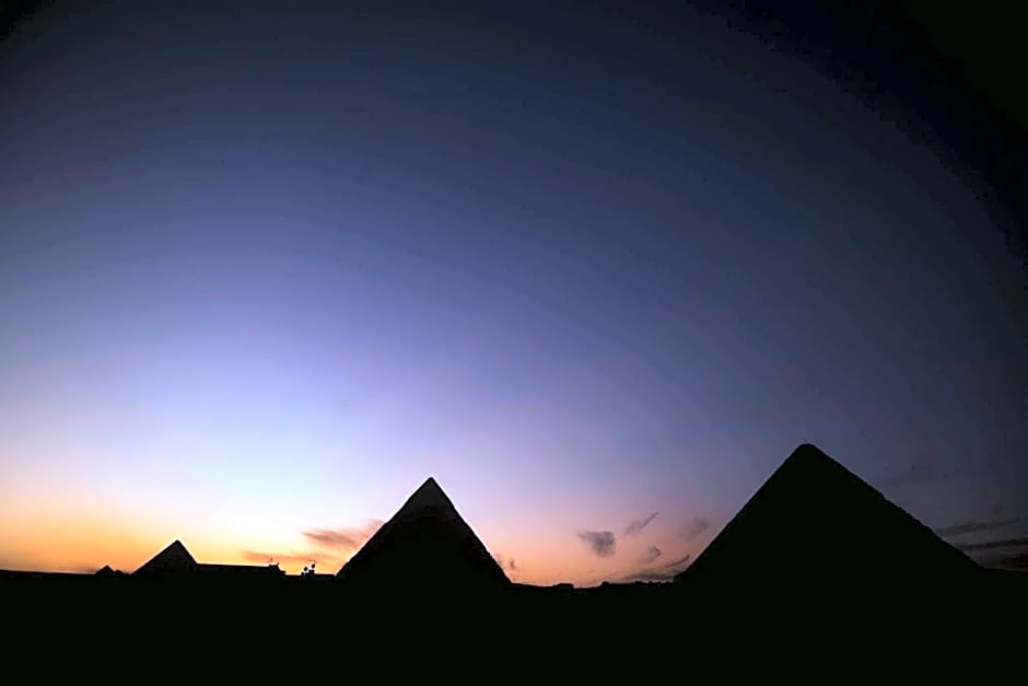 Cheops Pyramids Inn