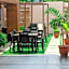 Victoria Crown Plaza Hotel